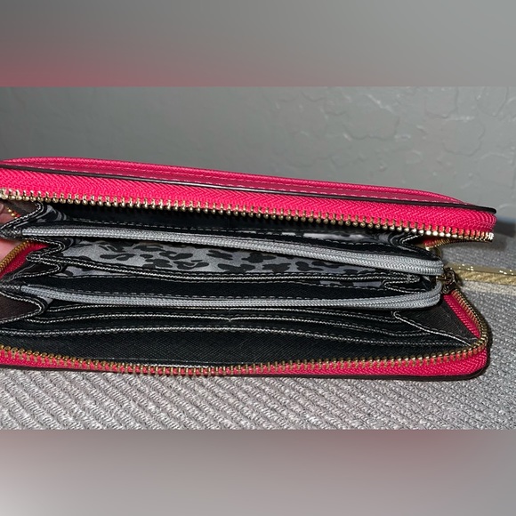 🎉HP🎉EUC-RebeccaMinkoff Fuschia Pink/Gold Saffiano Leather Zip Around Wallet✨💕 - Picture 15 of 16